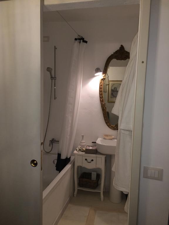 Le Stanze Del Cardinale Bed and Breakfast Pavia Rum bild